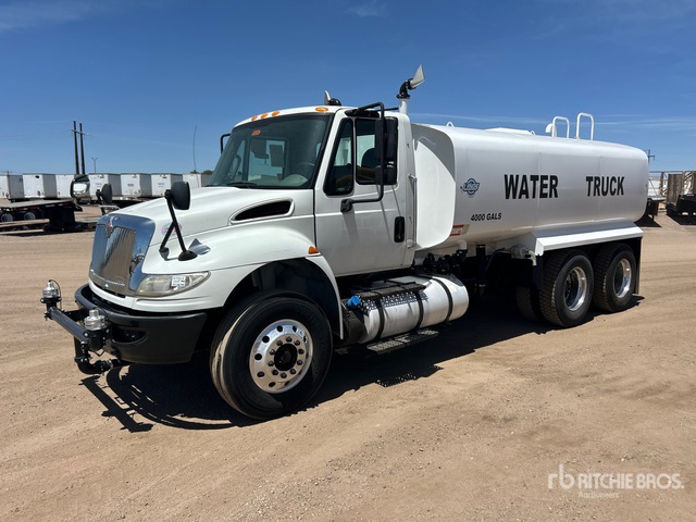 2018 International 4400 4000 gal 6x4 Water Truck