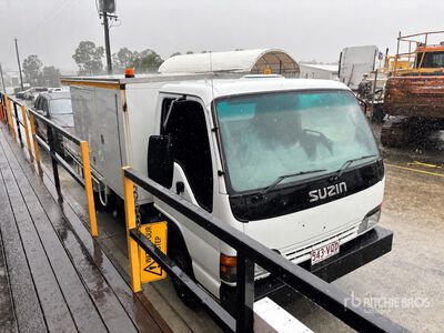 2004 Isuzu NPR 4x2 Service Truck