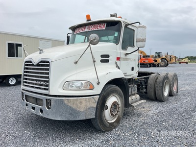 2016 Mack CXU613E 6x4 Tractocamion con Dormitorio (INOPERABLE) / T/A Day Cab Truck Tractor (Inoperable)