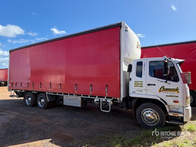 2020 Mitsubishi Fuso 2427 6x2 Camion à rideaux latéraux