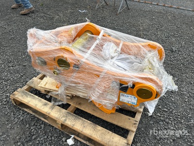 2026 GIYI Quick Coupler - Fits Cat 320 (Unused)