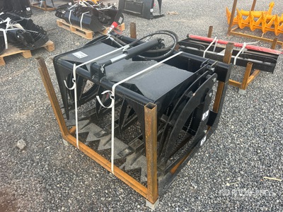 Quantity of (2) 2026 GIYI GY-HWG44 44 in Mini Grapple Skid Steer Attachments (Unused)