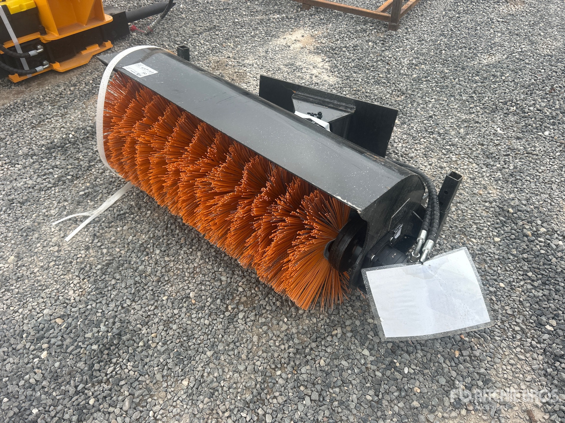 2025 GIYI GY-QSJ 40 in Mini Skid Steer Broom (Unused)