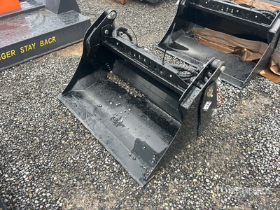 2025 GIYI GY-XKH39 39 in Multi-Purpose Mini Skid Steer Bucket (Unused)