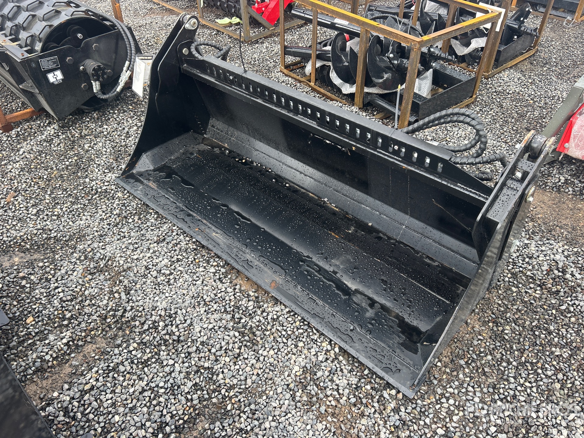 2025 GIYI GY-KH72F 72 in Multi-Purpose Skid Steer Bucket (Unused)