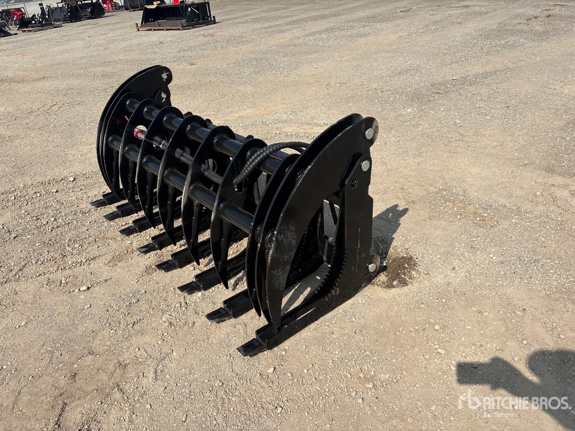 2026 GIYI GY-CLG72 72 in Skid Steer Grapple (Unused)