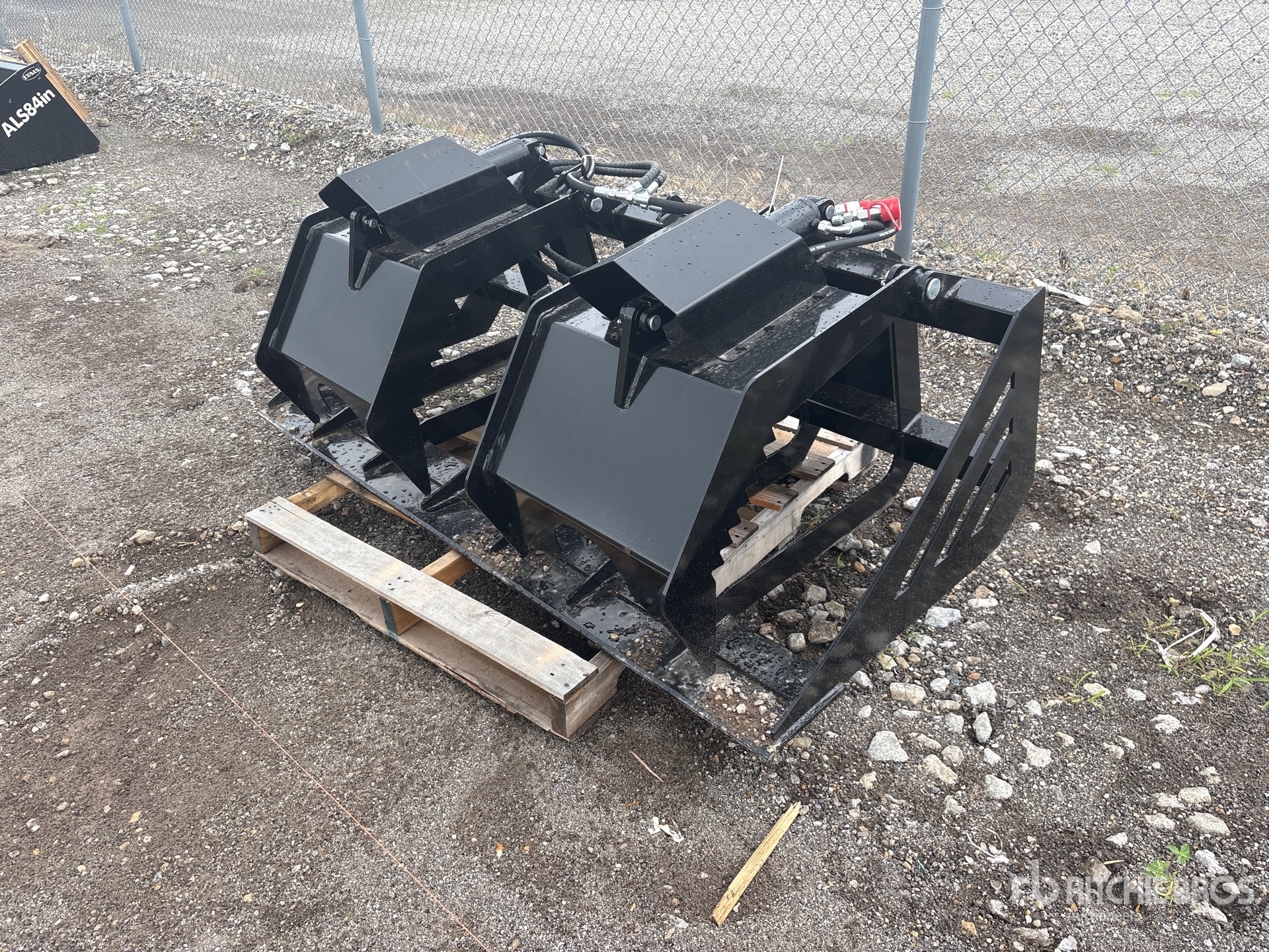 2026 GIYI GY-HWG72 72 in Skeleton Skid Steer Grapple (Unused)