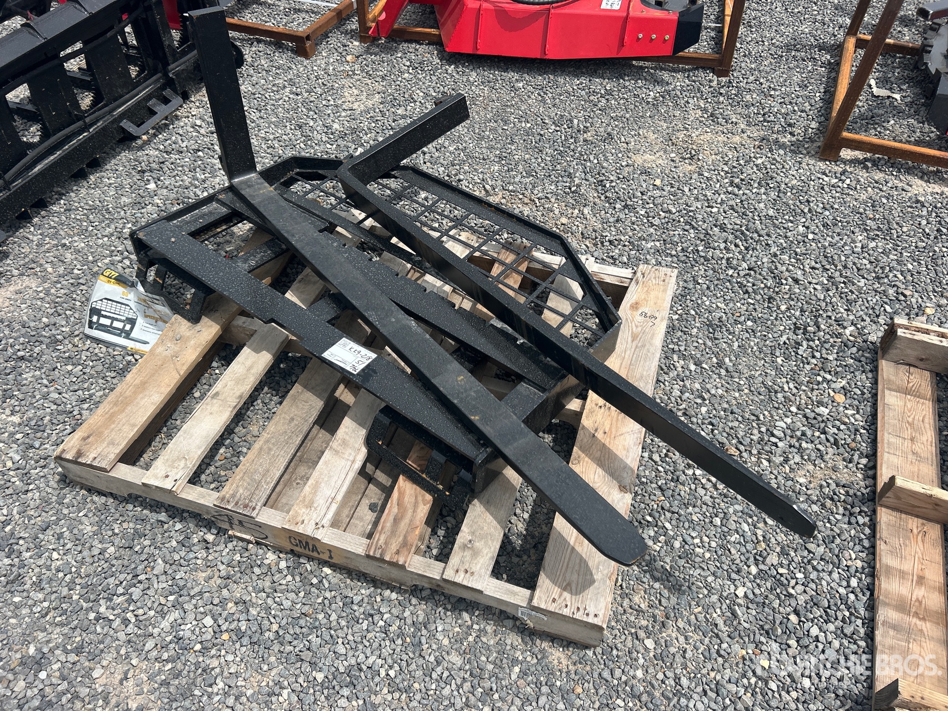 2025 GIYI GY-DHC 60 in Skid Steer Forks (Unused)