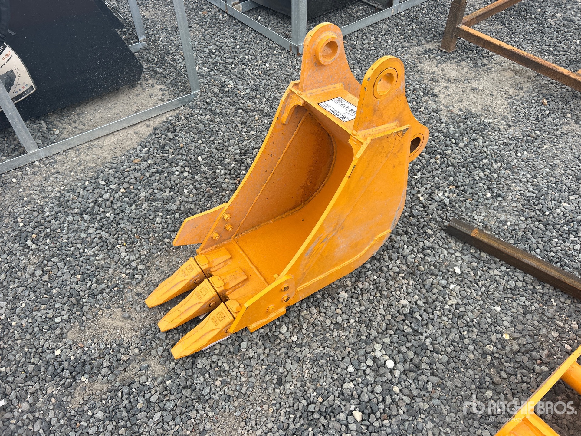 2025 GIYI GY-BK 12 in Digging Excavator Bucket - Fits Car 305 (Unused)