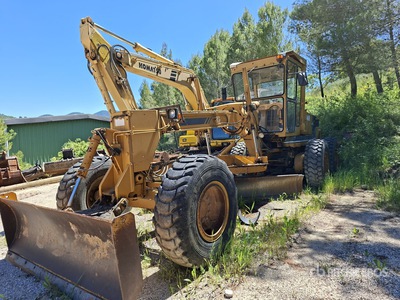 1987 Komatsu GD623A-1 Niveleuse Niveleuse à moteur