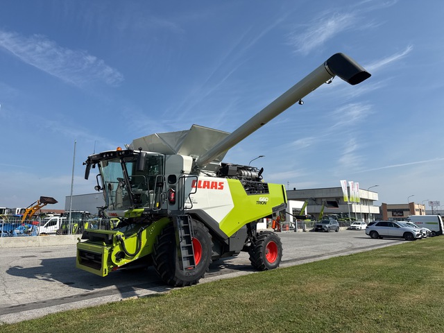 2023 Claas Trion 660 Combine Harvester 2023 Claas Trion 660 Combine Harvester
