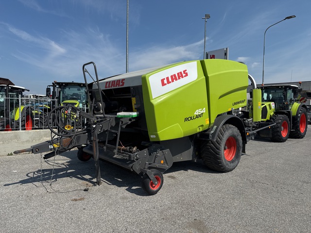2014 Claas Rollant 454 RC UniWrap Round Baler 2014 Claas Rollant 454 RC UniWrap Round Baler