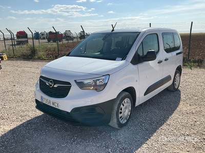 2023 Opel Combo Passenger Van