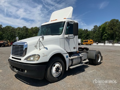 2006 Freightliner Columbia 120 4x2 S/A Day Cab Truck Tractor