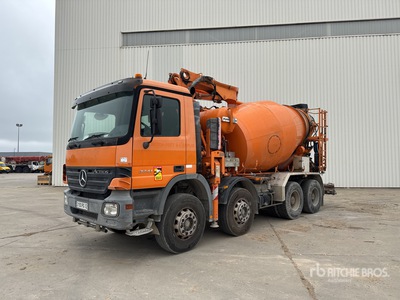 Putzmeister M21 on 2005 Mercedes-Benz Actros 3241 8x4 Camion Malaxeur Avec Pompe Betonpomp vrachtwagen