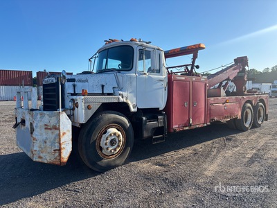 1984 Mack DM686X Carroattrezzi