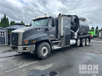 2013 Cat CT660L 8x4 Autocarro aspiratore