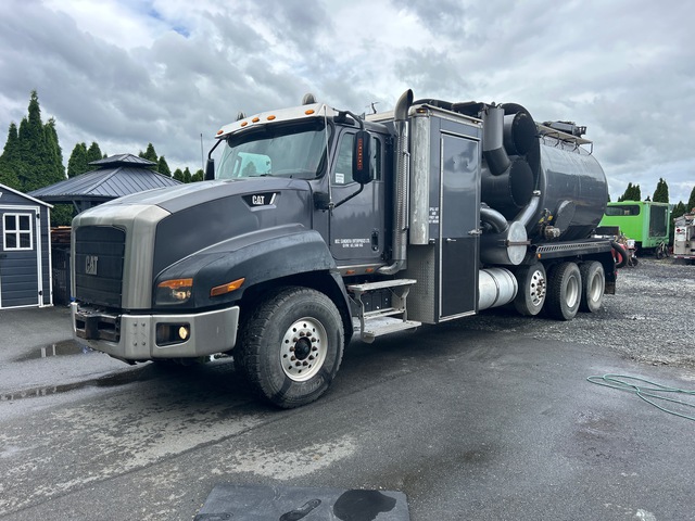 2013 Cat CT660L 8x4 Vacuum Excavator Truck