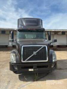 2015 Volvo VNL S/A Day Cab Truck Tractor