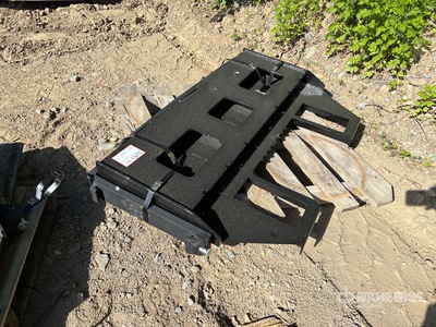 2025 Kit Containers QT-45-FF-42 42 in Skid Steer Forks (Unused)