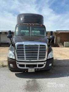 2016 Freightliner Cascadia S/A Day Cab Truck Tractor