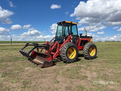 1986 Versatile 276 Bi-Directional Tractor