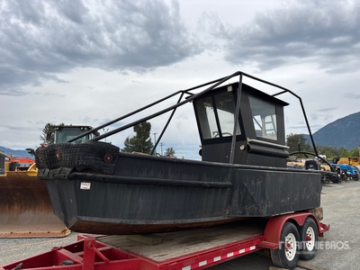 2010 22 ft Fishing Boat