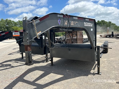 2021 Diamond C Trailer 24 ft T/A Gooseneck Tilt Deck Trailer