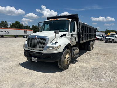 2018 International 4400 6x4 3-Achs Kipper-Lkw