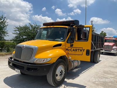 2018 International 4300 S/A Camión dumper
