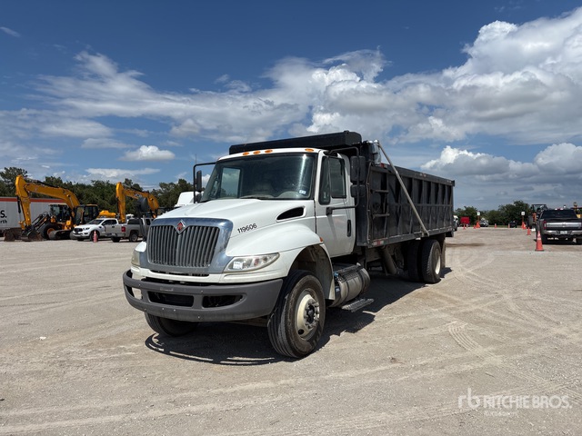2019 International 4300 4x2 S/A Dump Truck
