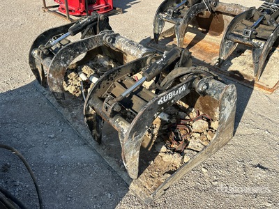 Kubota GB3074 75 in Skid Steer Grapple Bucket