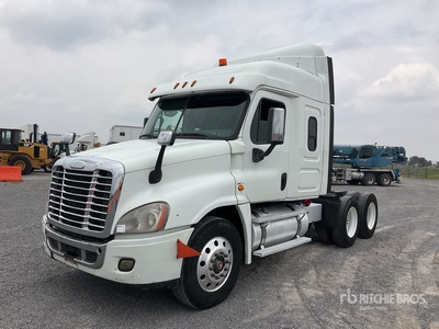 2018 Freightliner Cascadia 6x4 Tractocamion con Dormitorio / T/A Sleeper Truck Tractor