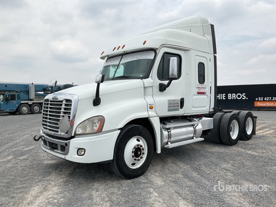 2018 Freightliner Cascadia 6x4 Tractocamion con Dormitorio / T/A Sleeper Truck Tractor
