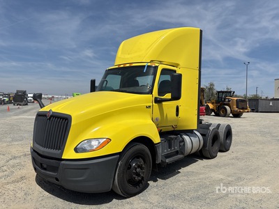 2024 International LT625 6x4 Cabeza Tractora Cabina Corta