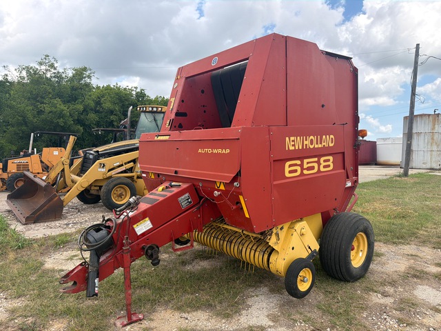 2000 New Holland 658 76 in Round Baler 2000 New Holland 658 76 in Round Baler