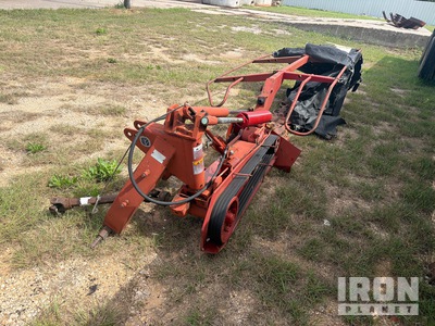 New Holland 617 9 ft 3-Point Hitch Faucheuse-conditionneuse à disques