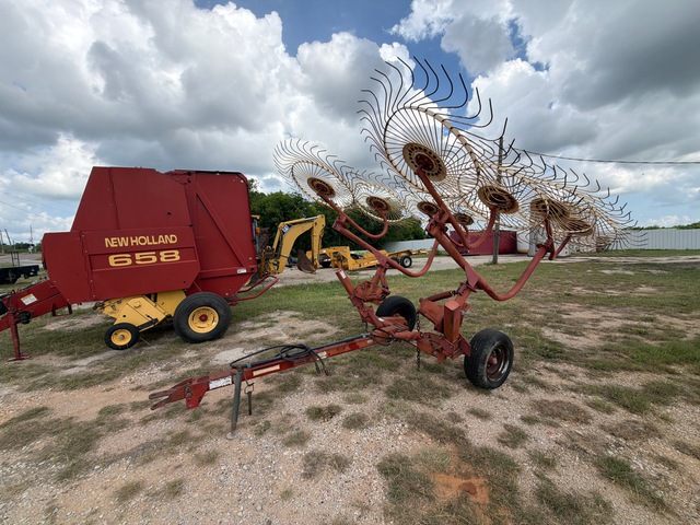 Lely 20 ft 8 Wheel Hay Rake Lely 20 ft 8 Wheel Hay Rake