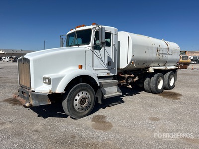 1996 Kenworth T800B 4000 gal 6x4 Water Truck