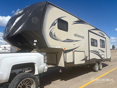 2015 Forest River Salem 28 ft T/A Travel Trailer