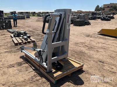 Star Trac 9IP-S1317-13BVS Glute Machine