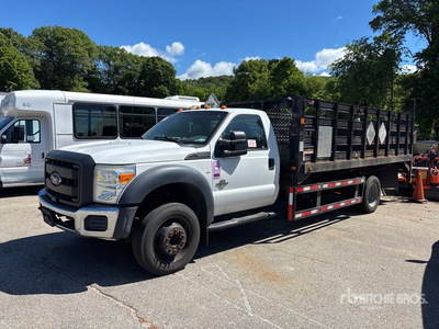2012 Ford F-550 XL 4x2 Camión Caja Abierta (Inoperable)
