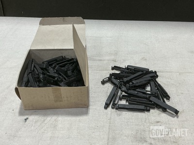 (49,200) GVT 842 Belt-Strap Keepers