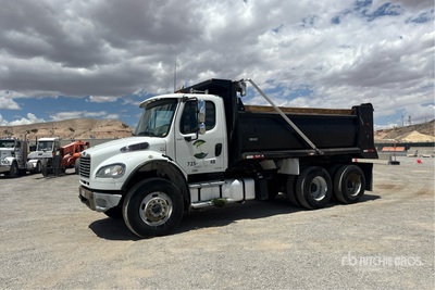2011 Freightliner M2 106 6x4 Camion à benne basculante D/E