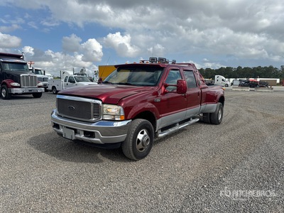 2002 Ford F-350 4x4 Crew Cab Pickup