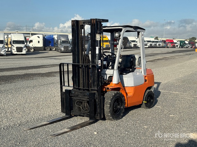 2000 Toyota 7FGU30 Cushion Tire Forklift