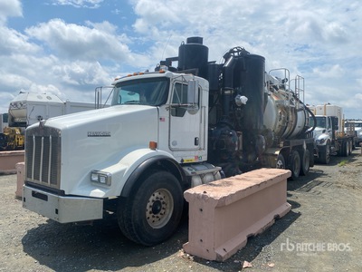 Presvac on 2013 Kenworth T-800 8x4 Vacuum Tanker Truck