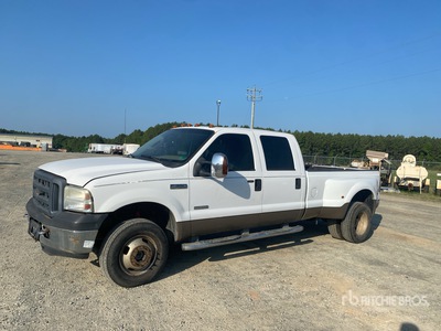 2006 Ford F-350 4x4 Crew Cab Pickup