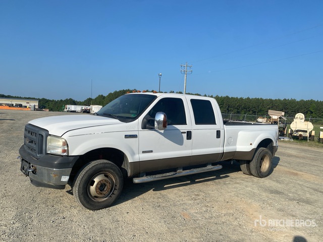 2006 Ford F-350 4x4 Crew Cab Pickup
