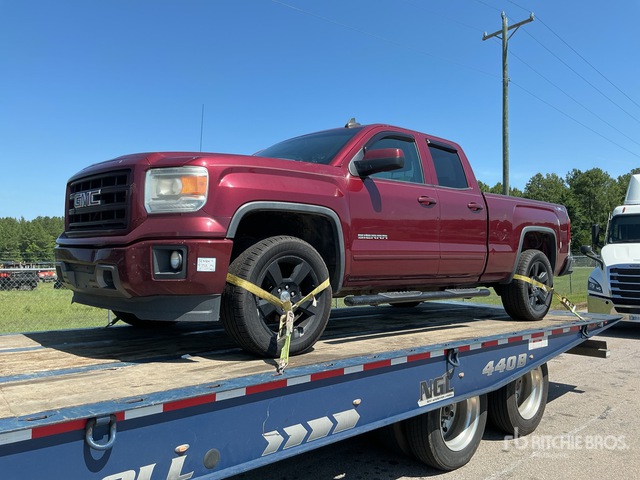 2015 GMC Sierra 1500 4x4 Extended Cab Pickup